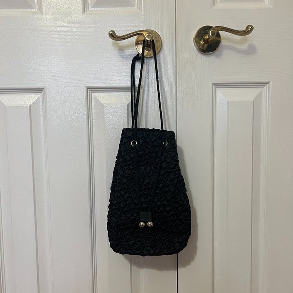 💚 2/$35 NWOT Korea black bucket bag - Picture 1 of 7